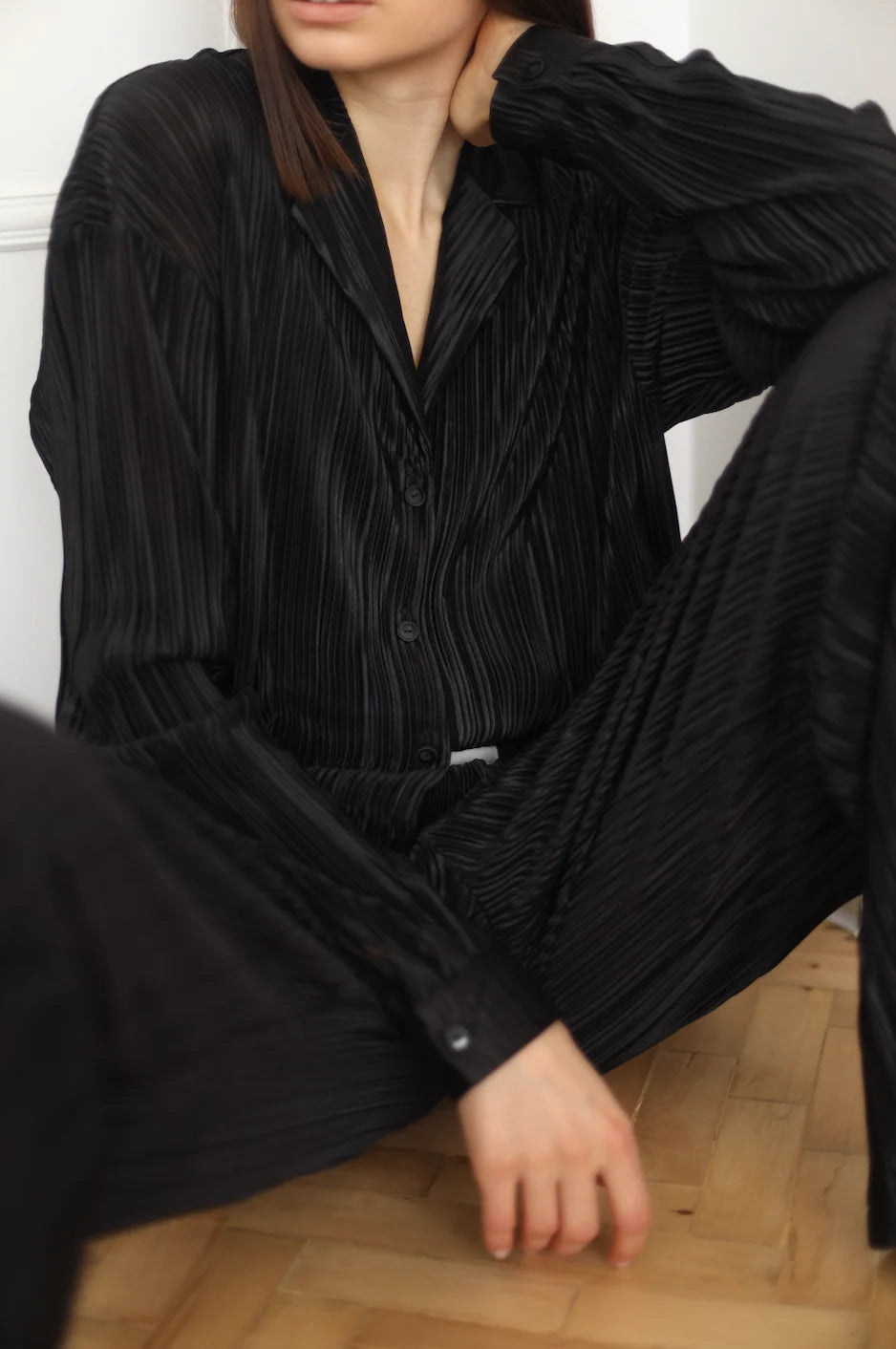 AMELIA BLACK PLEATED TROUSERS