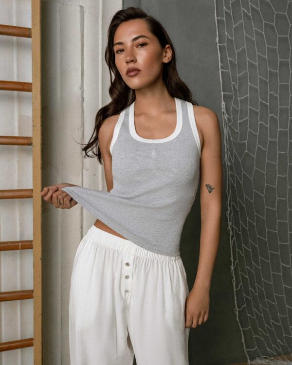 RIBBED LOGO TANK TOP — GRAPHITE