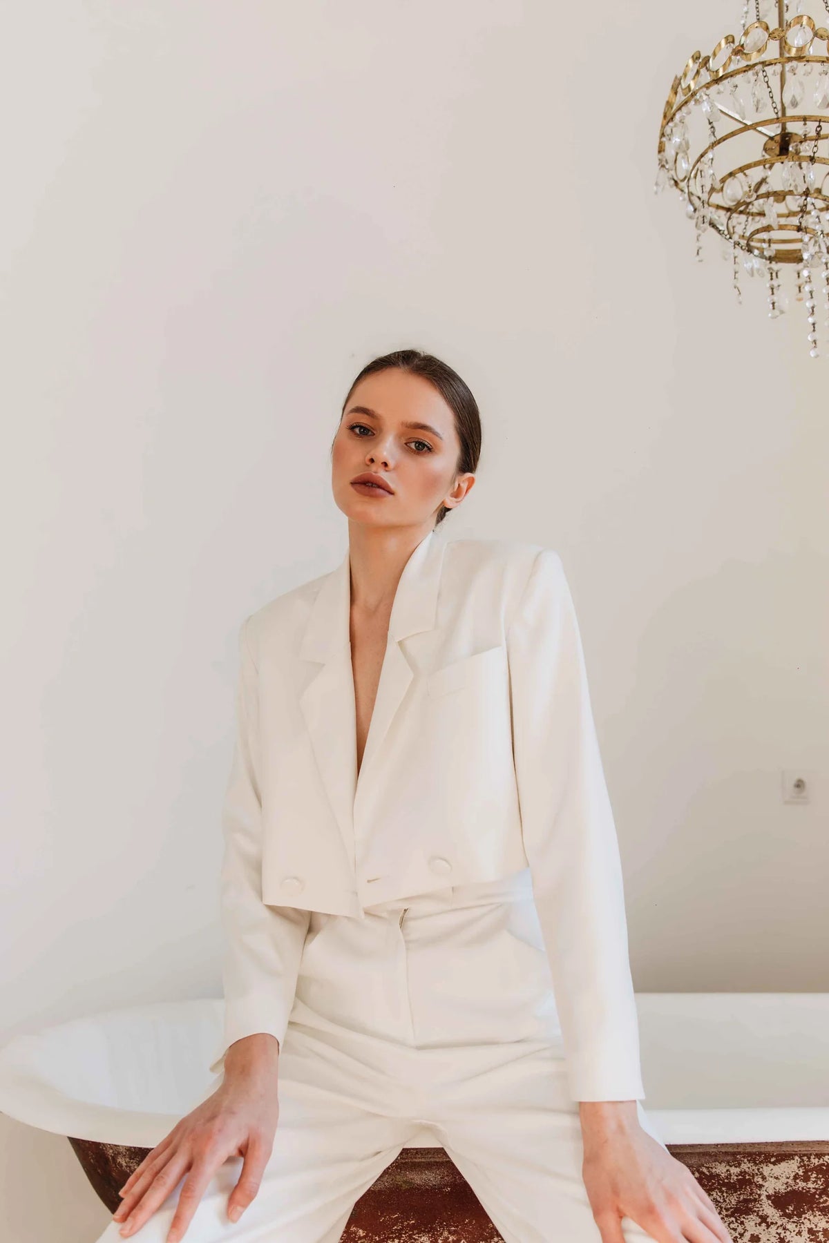MILKY WHITE CROPPED DOUBLE-BREASTED BLAZER | PARIS COLLECTION