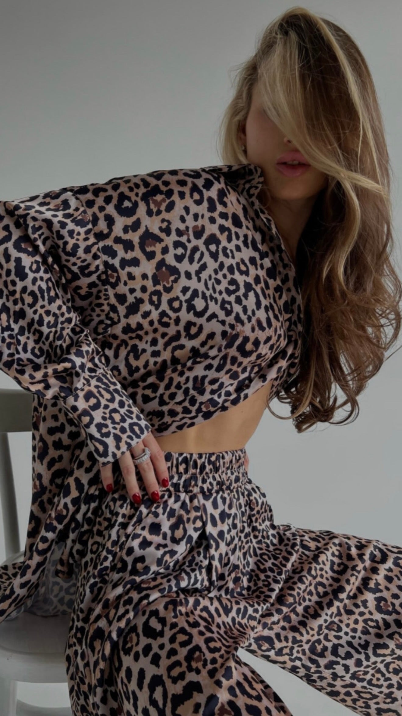 Leo set