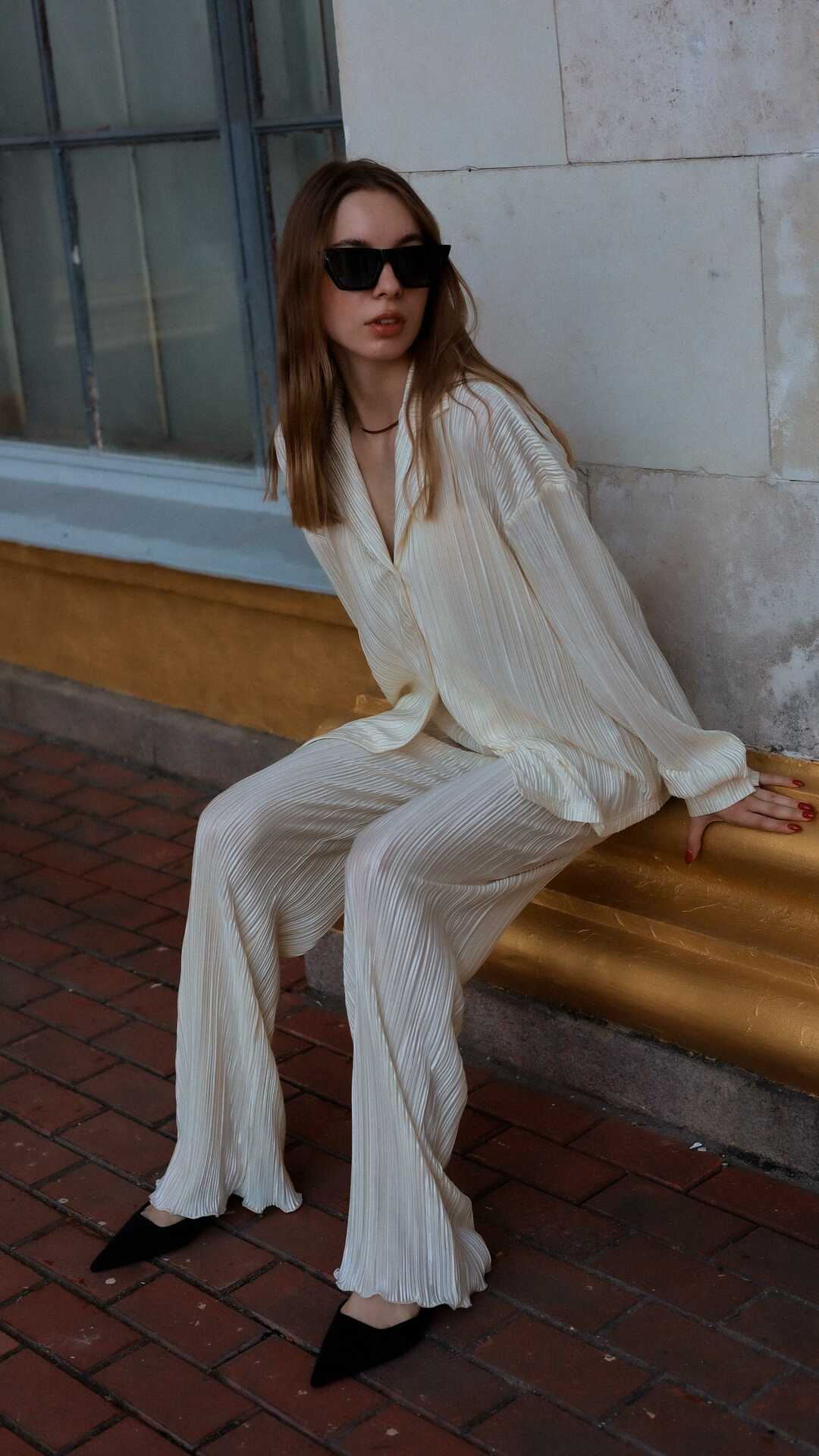 AMELIA CREAMY PLEATED SHIRT