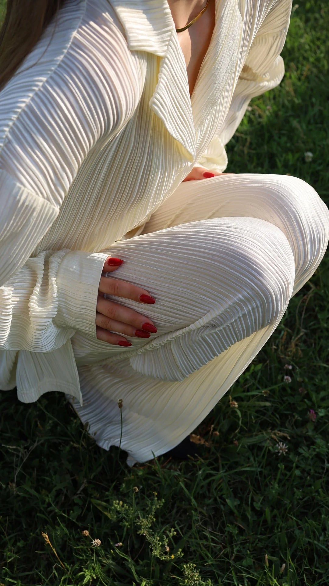 AMELIA CREAMY PLEATED PANTS