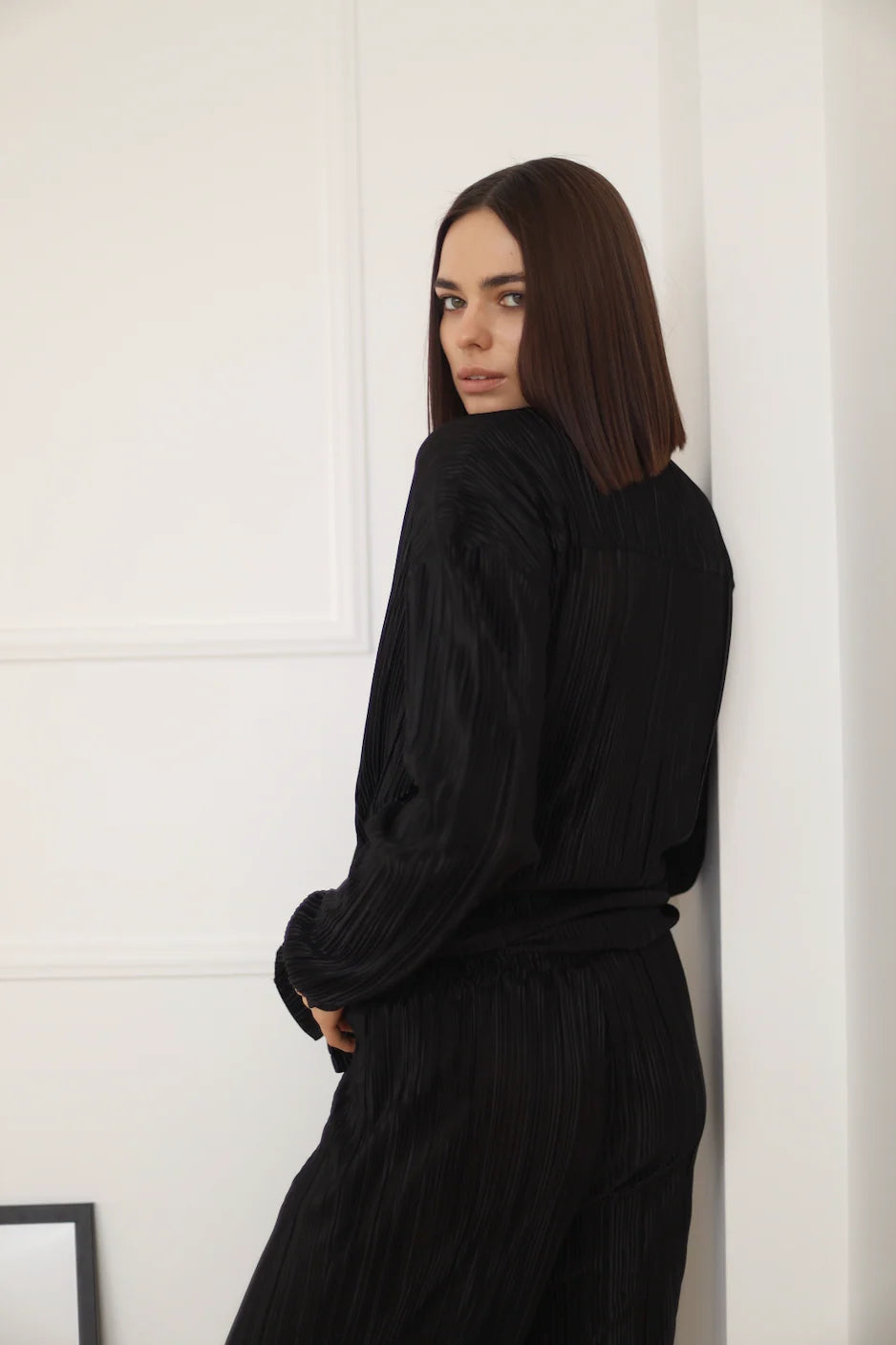 AMELIA BLACK PLEATED SHIRT