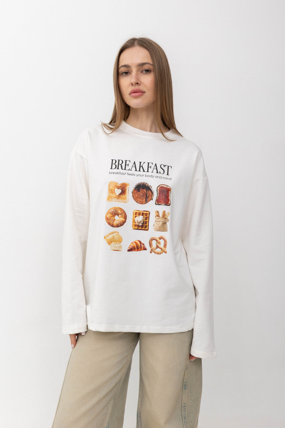 OVERSIZED LONGSLEEVE  WITH “BREAKFAST” PRINT