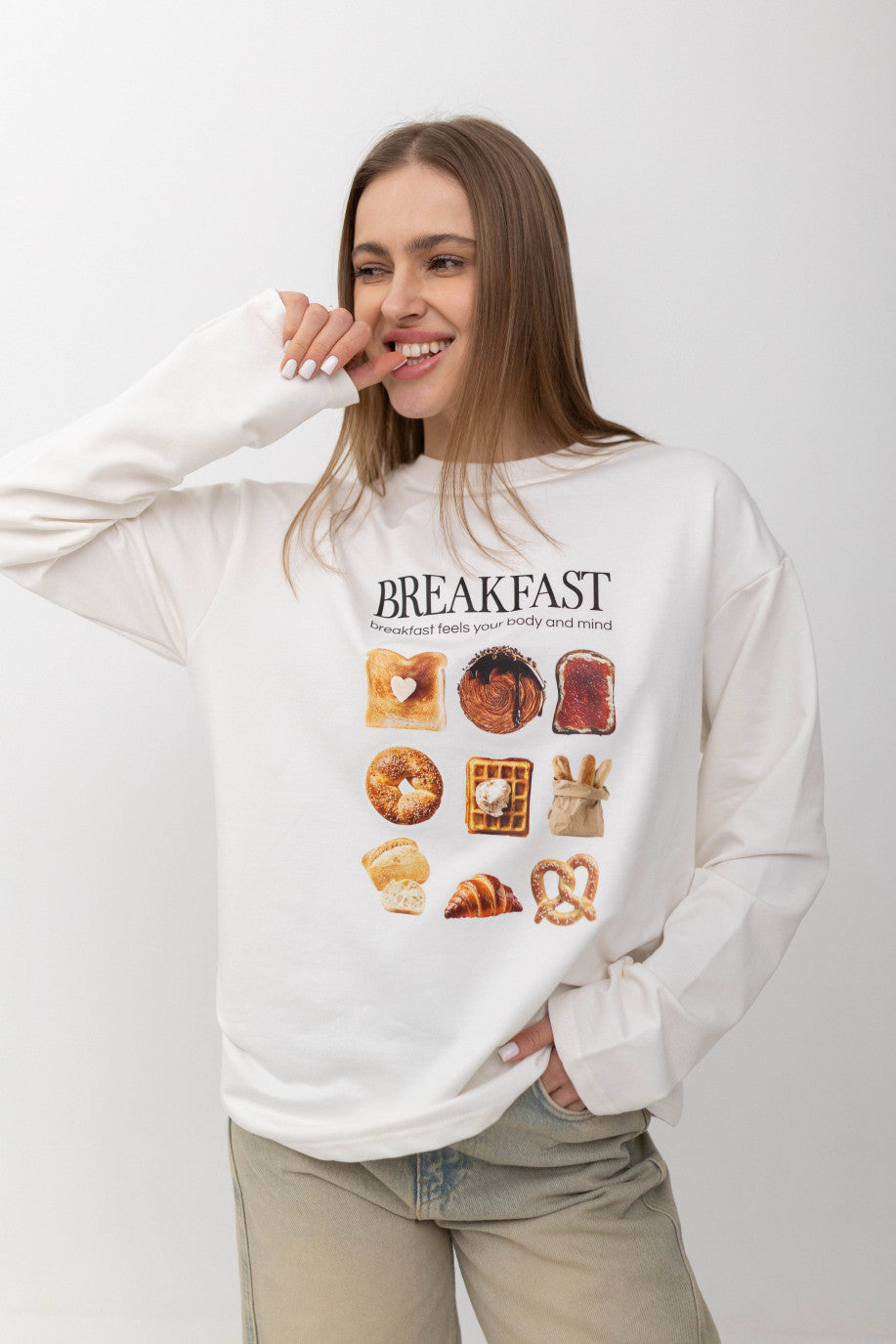OVERSIZED LONGSLEEVE  WITH “BREAKFAST” PRINT