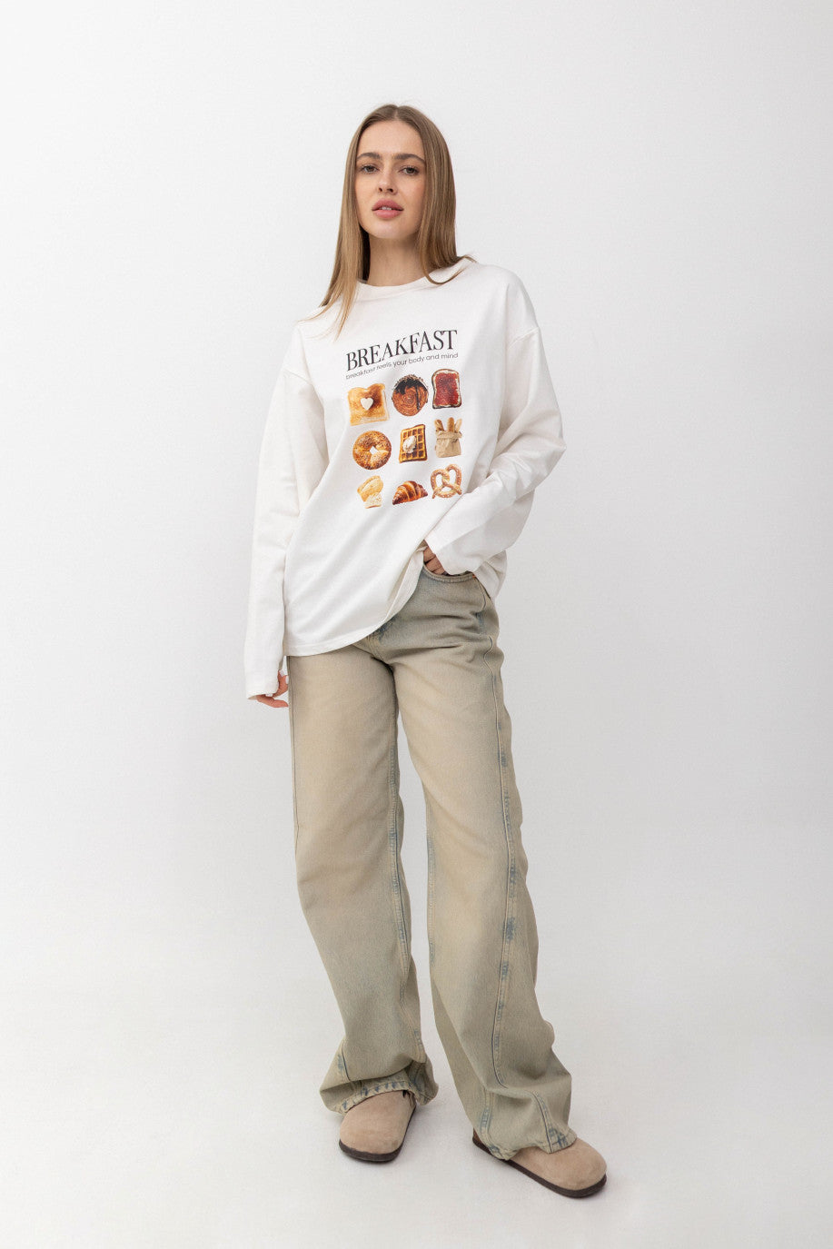 OVERSIZED LONGSLEEVE  WITH “BREAKFAST” PRINT