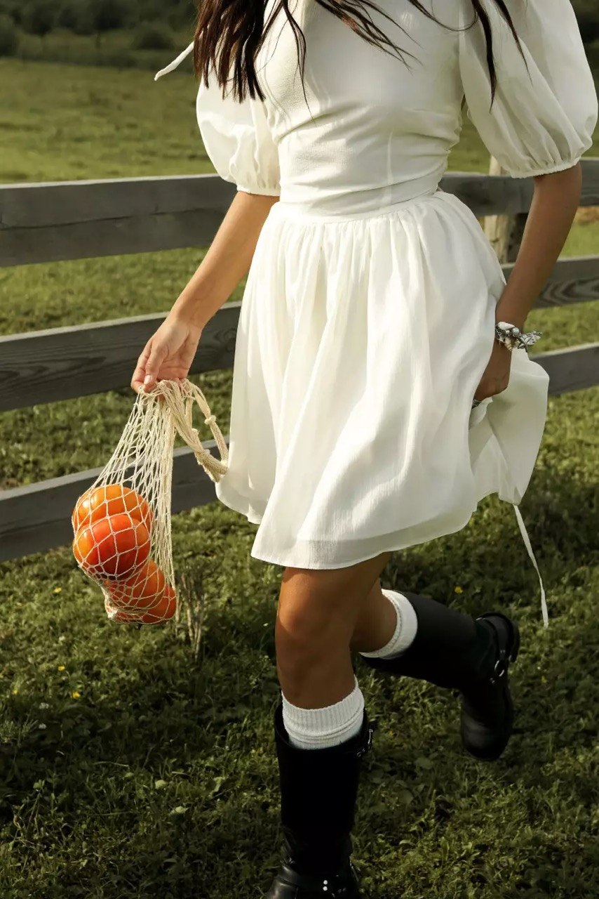 Dress with ties
